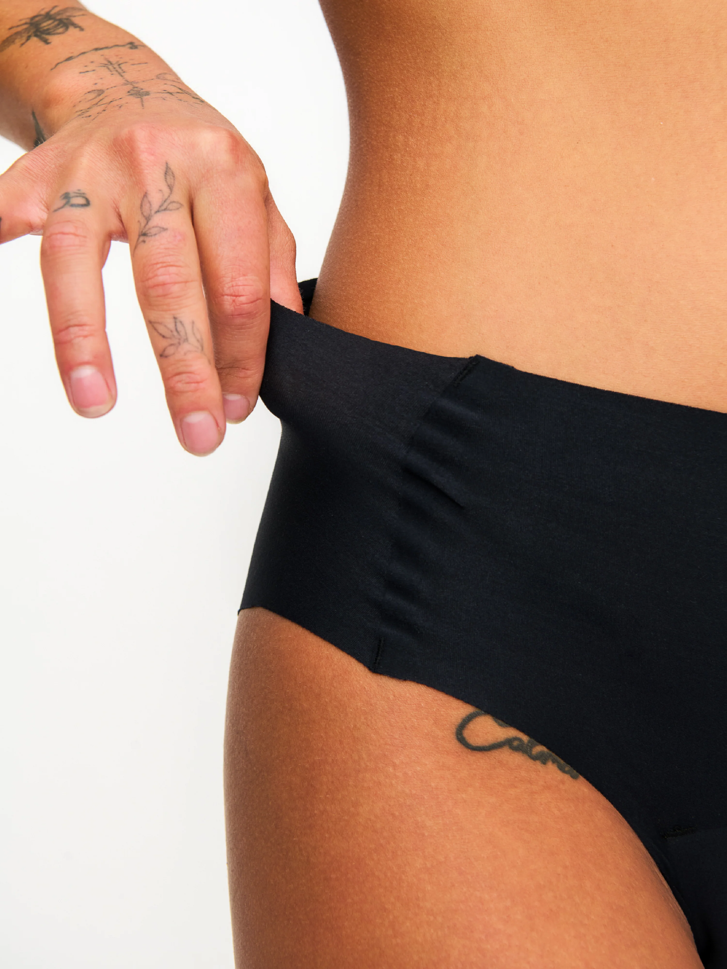 ActiveMatters High Waist in Black - Image 4